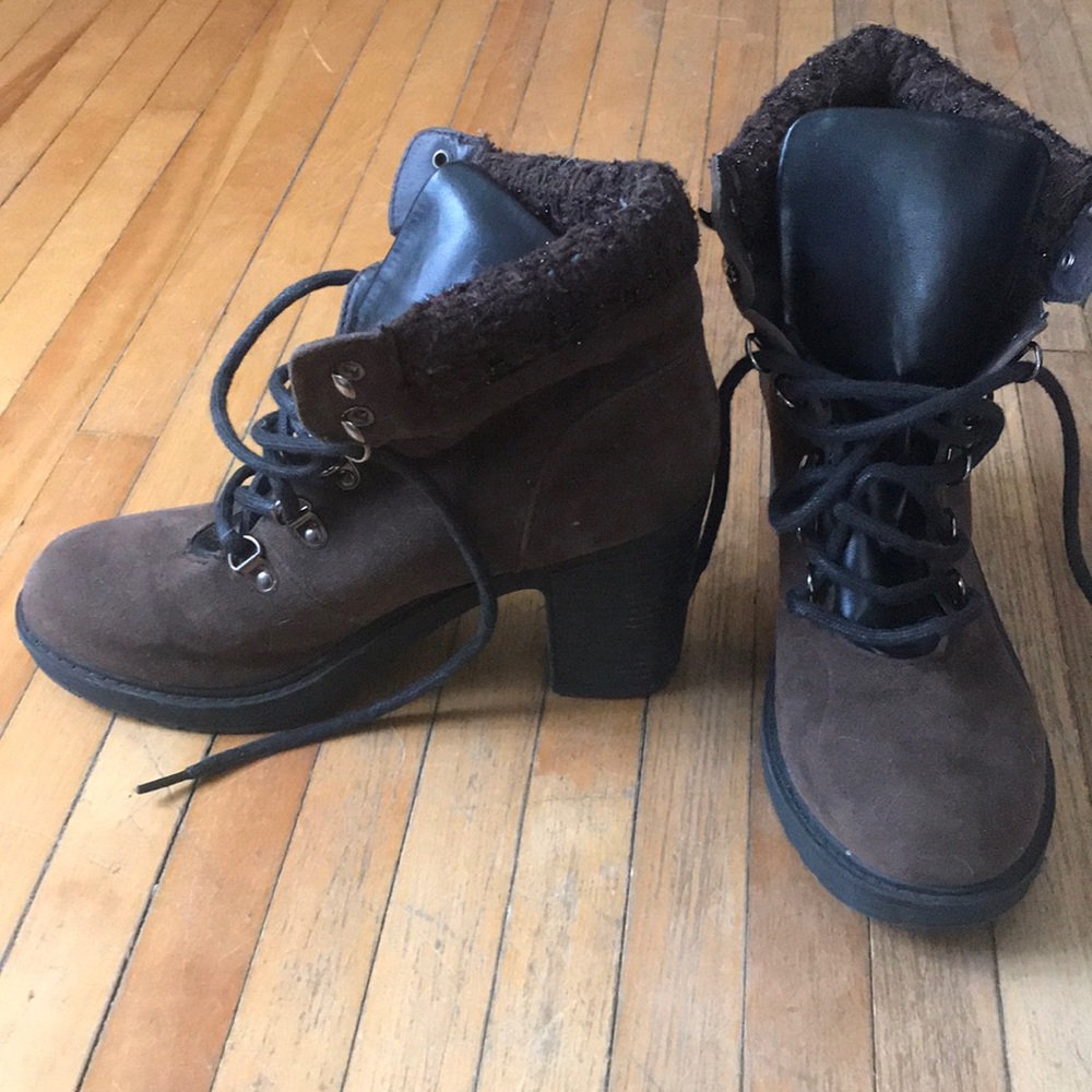 Cute boots - Picture 3 of 5